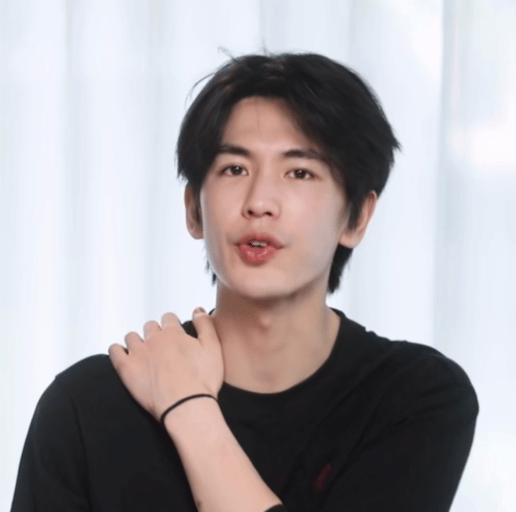 钧正平点评逐玉这次张凌赫真火了，这种点名你担要不要，逐玉会下架不