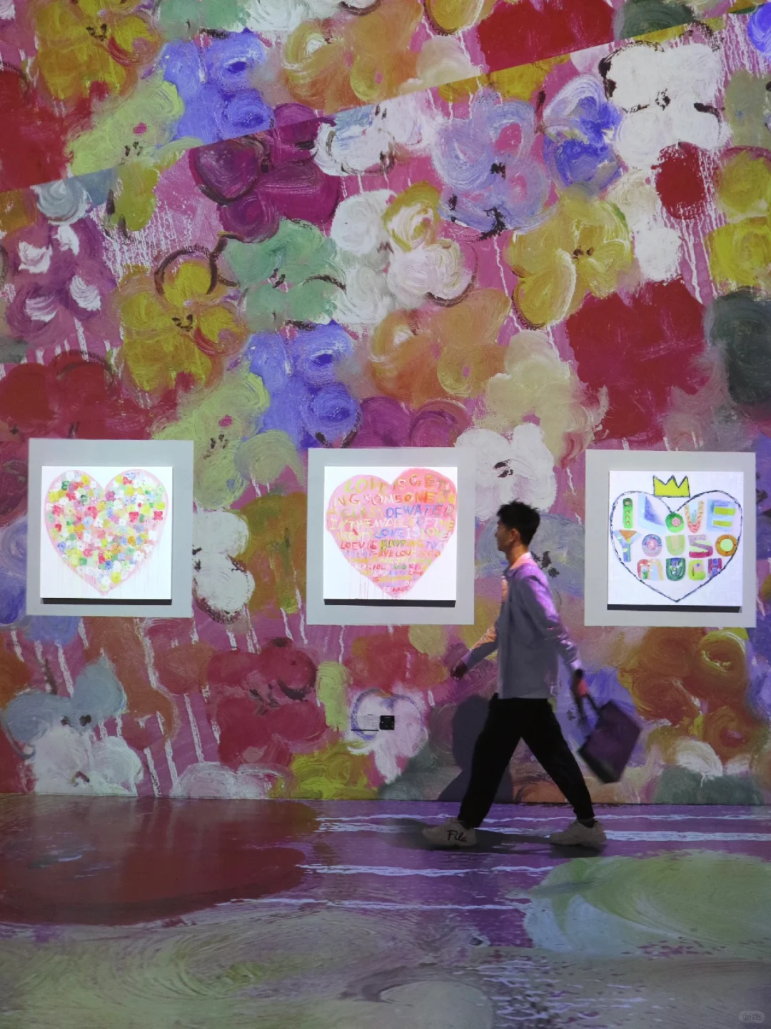 重庆新展☔️沉浸光影下的Love is Love💘