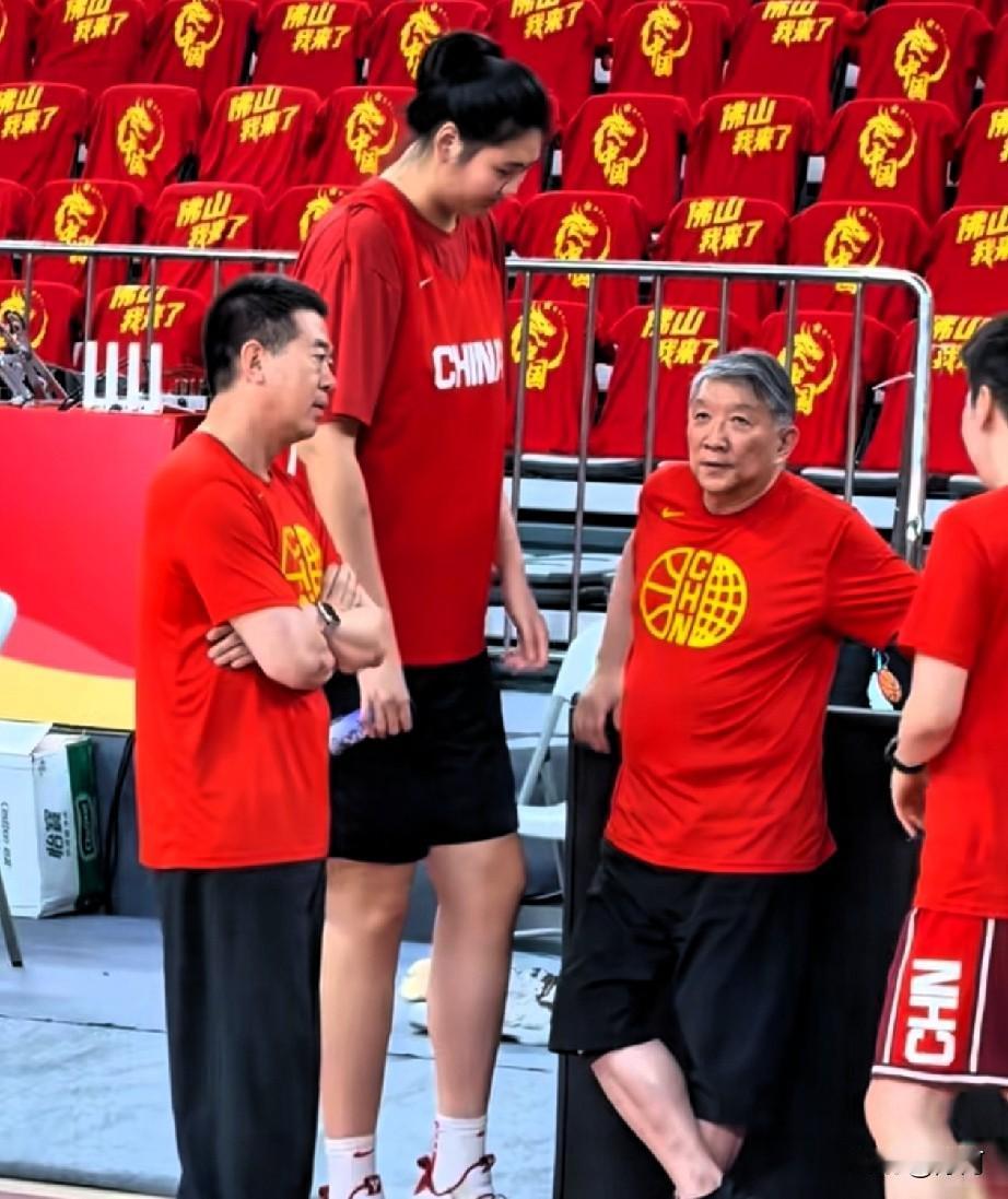 没想到张子宇缺席，中国女篮惨败尼日利亚女篮。就在今天，中国女篮坐镇主场77-88