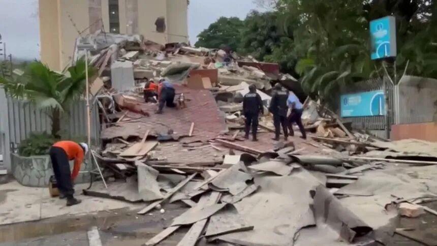 委内瑞拉北部海岸周三接连发生两次强震，导致建筑倒塌，居民逃往街头。美国地质调查局