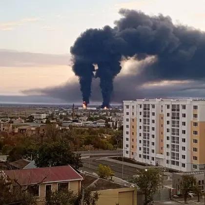 克里米亚一个油料库被打爆了

据乌克兰总参谋部的消息，10月7日凌晨，乌克兰无人
