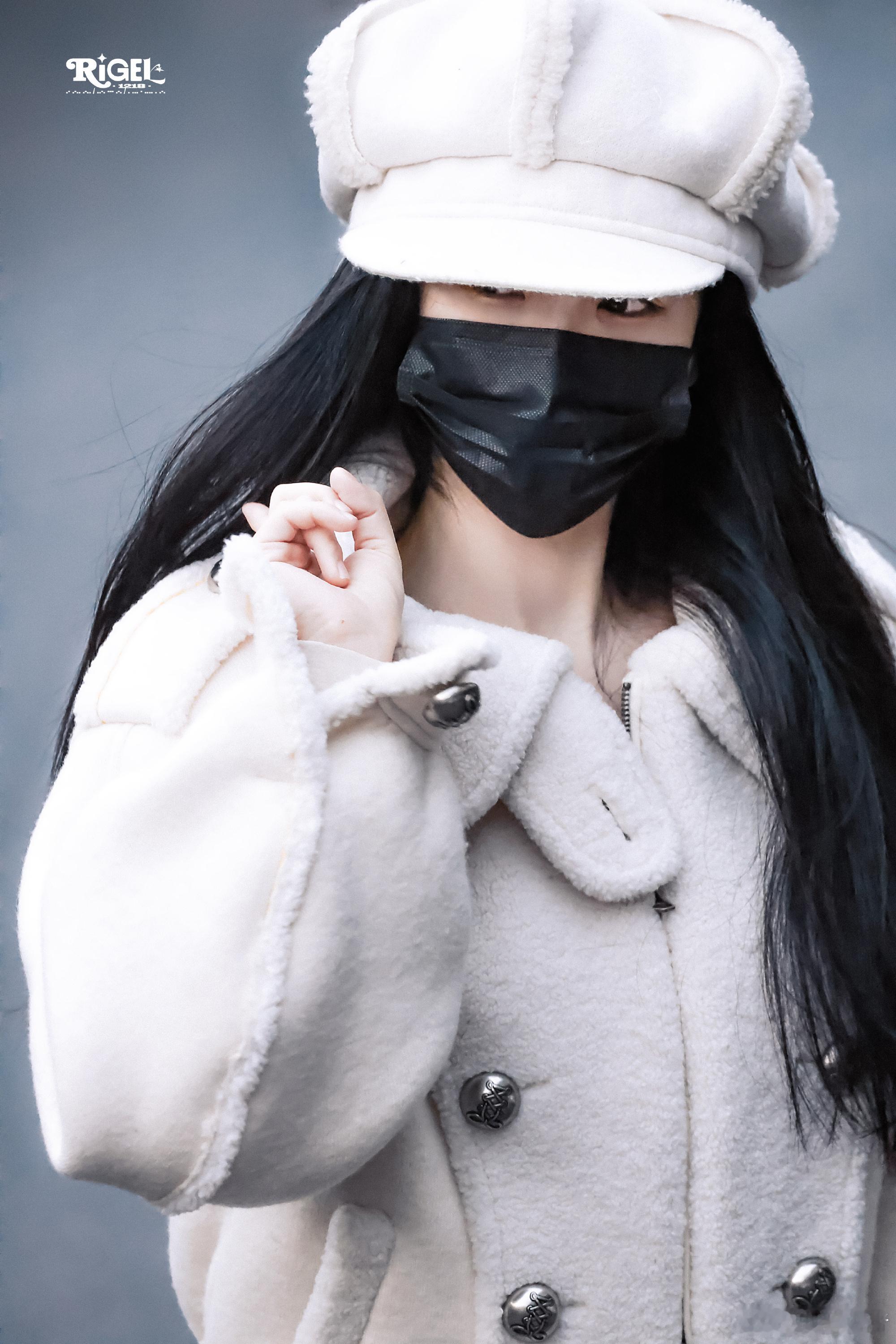 虞书欣﻿《云初令》上班饭拍～今天完全是温柔女神