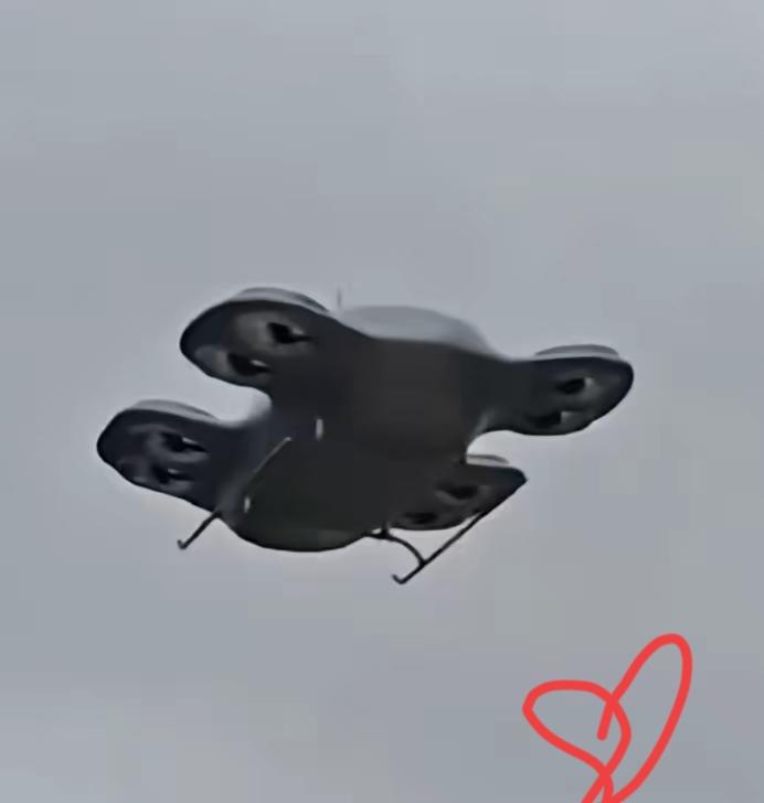 我滴个乖乖， 就在全世界好多国家打成一锅粥的时候，我们国家又悄悄干了一件大事——