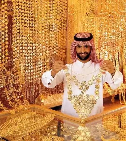 [月亮]资本大逃亡！谁能想到，美伊这架还没打完，全球资本就已经用脚投票，把香港推