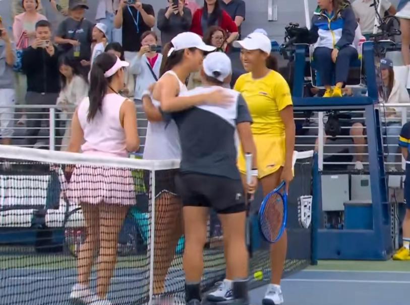 张帅/蒋欣玗2:0（6-4 7-6）吴芳娴/加藤未唯晋级2026美网女双八强，两