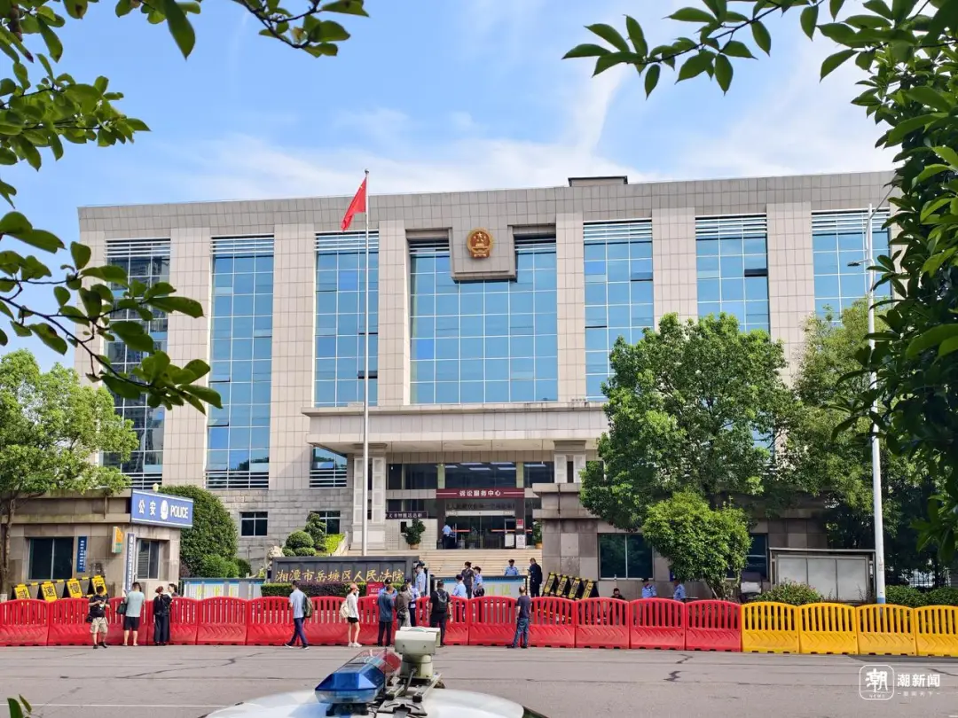 “弟弟举报哥哥冒名上大学”案母亲首度露面，否认哥哥改名换姓：