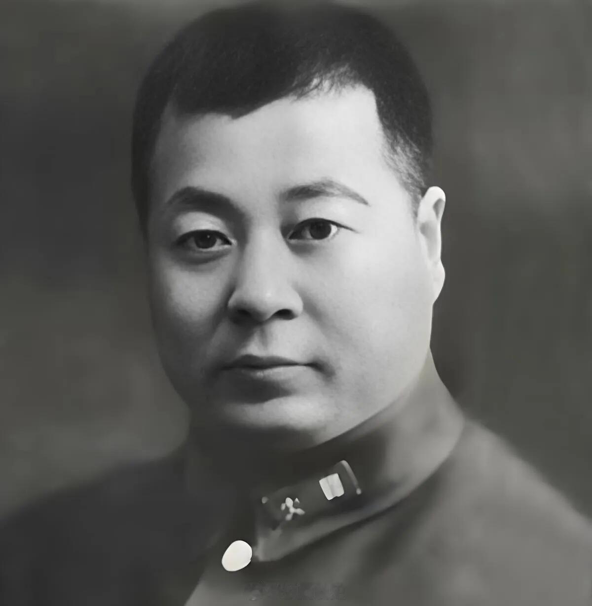 孙良诚原名良臣，1912年加入了冯玉祥部队，受到冯玉祥赏识，成为其手下十三太保之