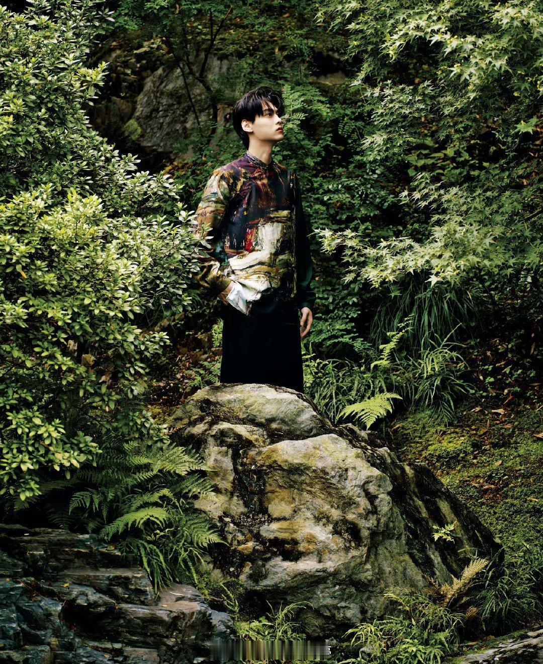 田栩宁人民画报杂志首秀，行走于青山绿水之间 田栩宁行走于绿水青山之间