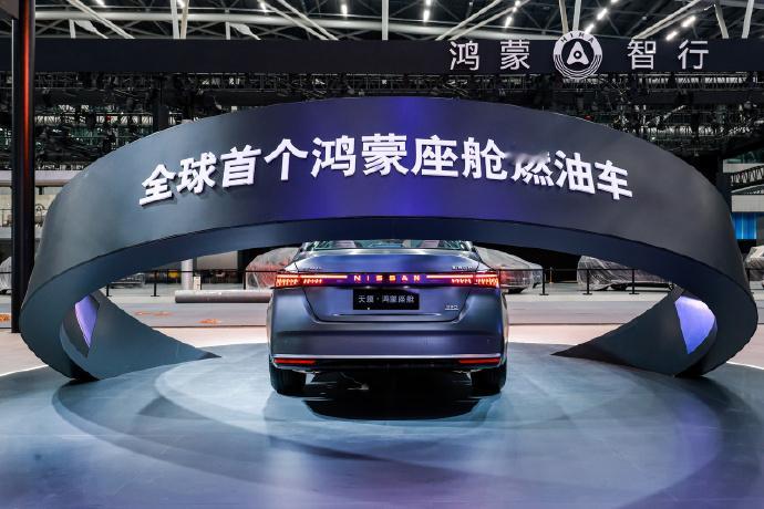 说真的，燃油车的智能短板，被这次东风日产天籁·鸿蒙座舱补得彻彻底底。不谈情怀、不