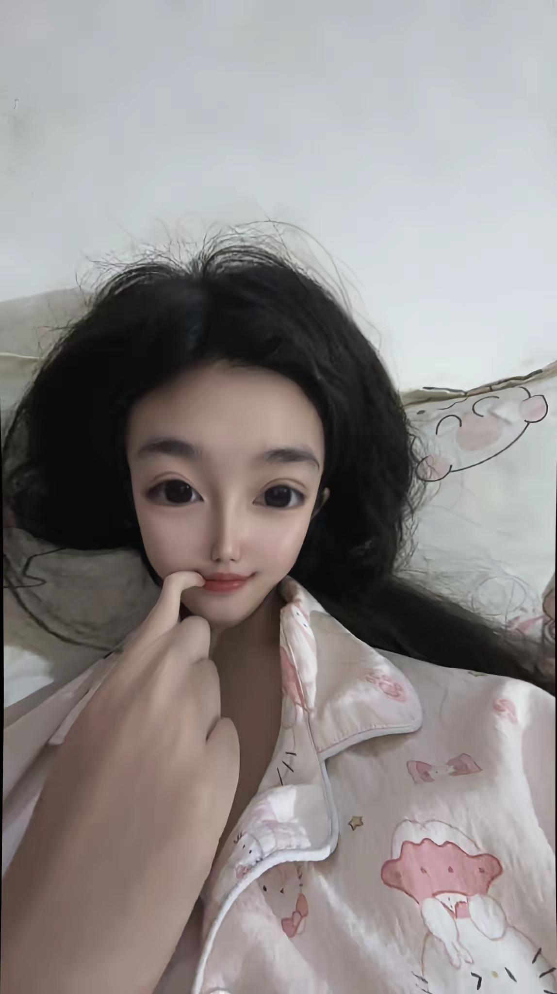猜猜哪个是杨颖Angelababy？卖个萌撒个娇做快乐小女人