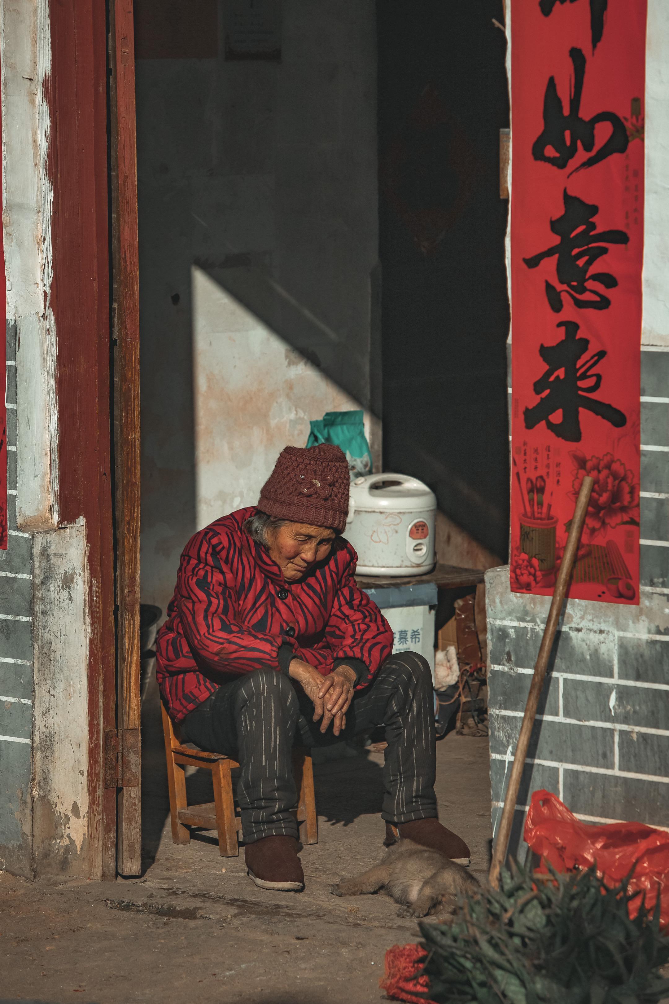 相册里随便找一张照片，然后配上这个BGM，想看看你们拍的照片。