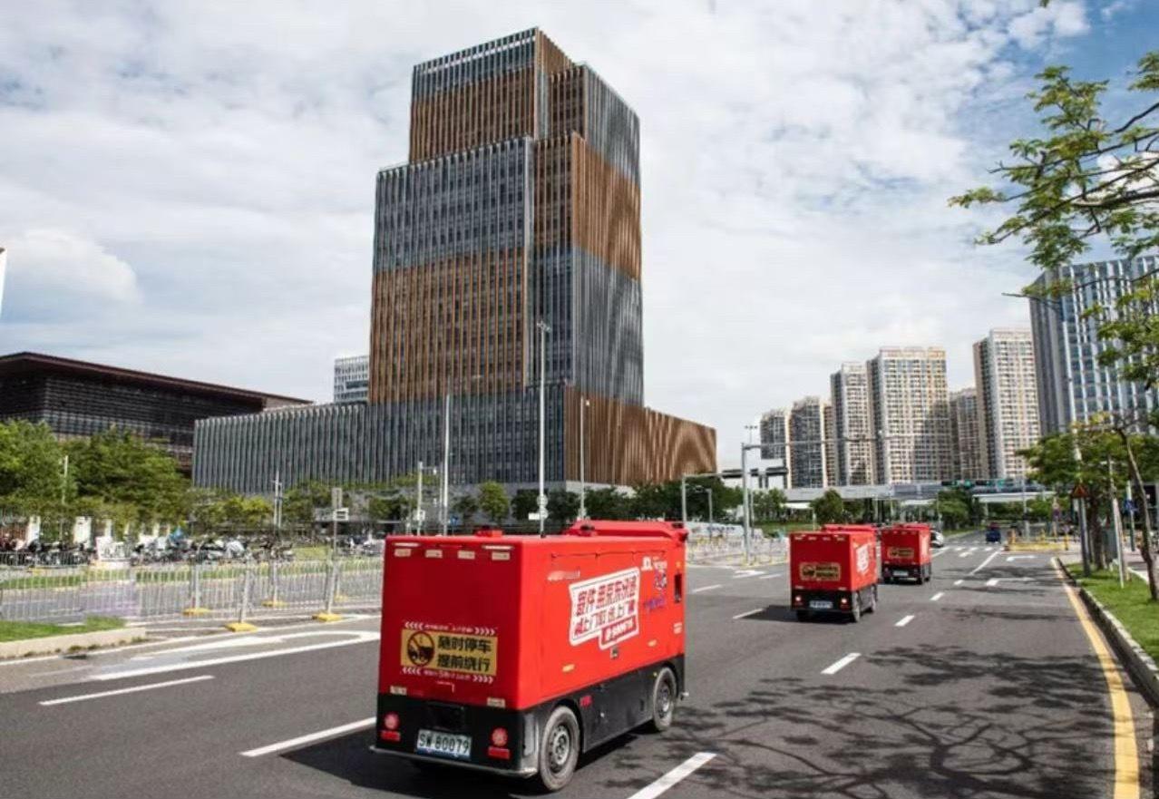 夜间路权 近日，深圳首次向功能型无人车开放夜间路权，京东物流启用两条总里程超过 