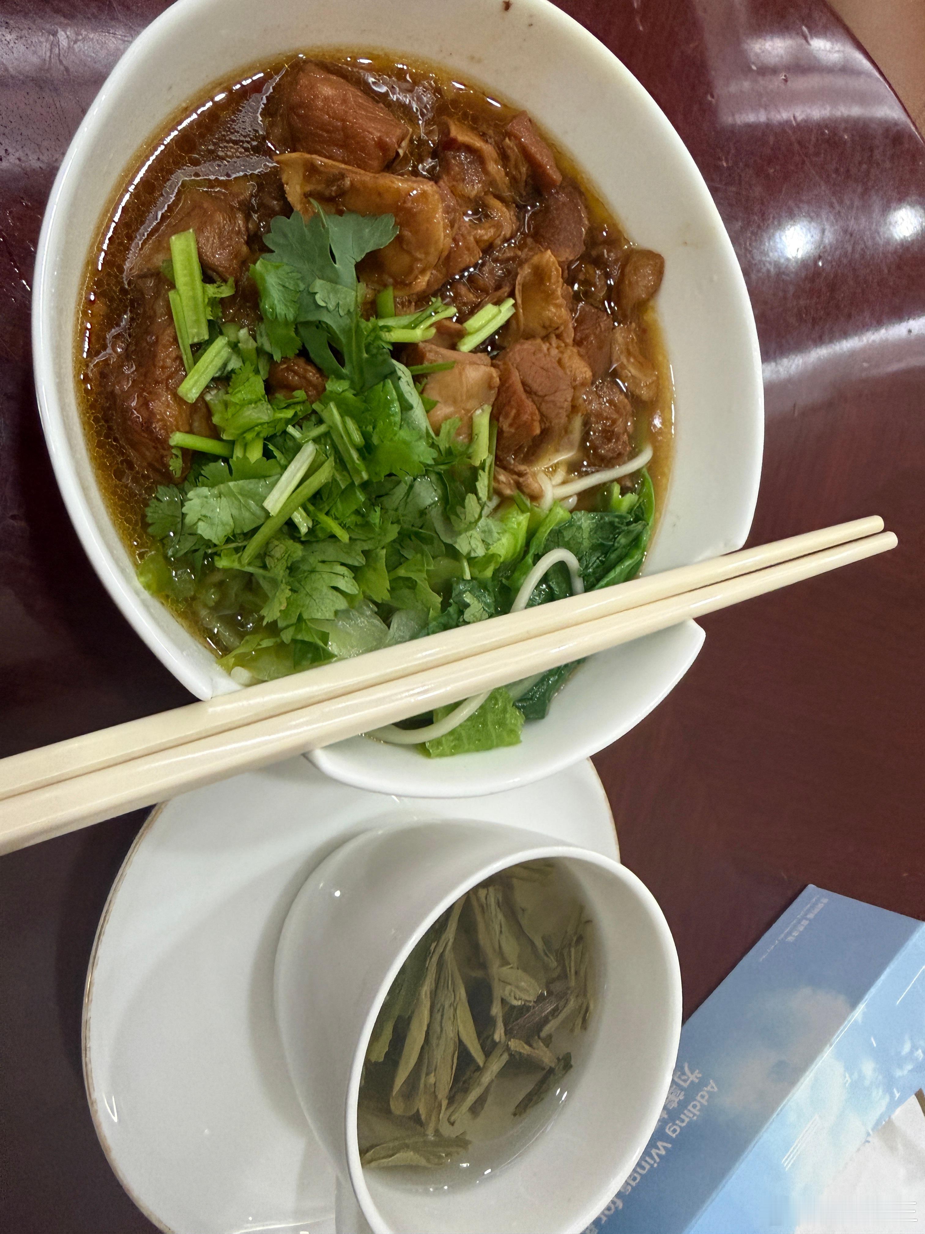 多要牛肉少要面！吃饱回京，北京雨大吗？生活手记北京暴雨 深圳·深圳宝安国际机场T