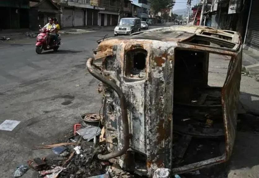 莫迪不见了？印度东北部正处于崩溃边缘，暴力事件持续两个月

来源:海峡快讯

在