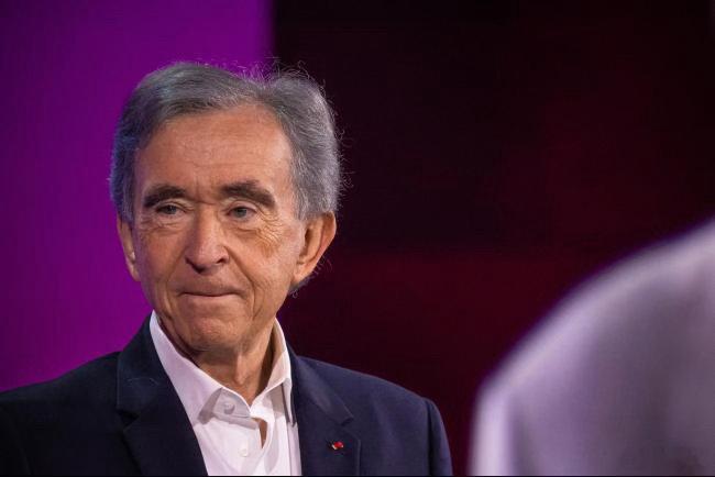 LV老板因为避税被法国法院判补交1.74亿，转头就宣布要上诉到底。这事儿要是单看