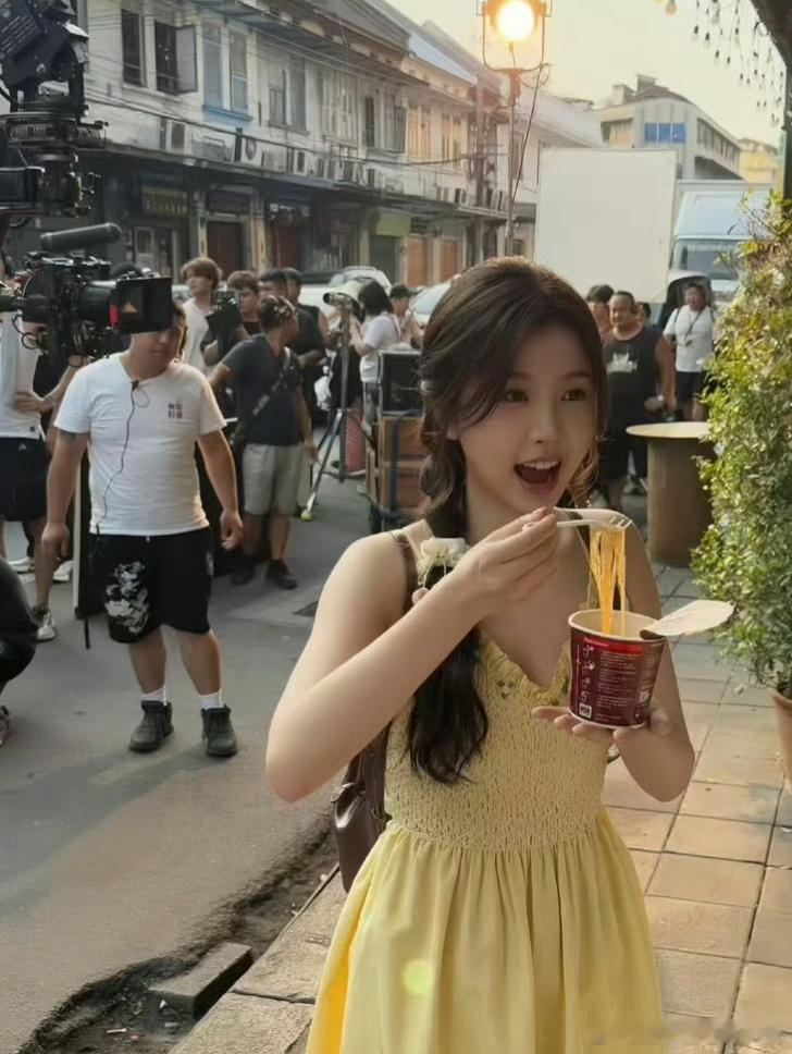 虞书欣新综艺行程🐧新综《今天好好吃》就这么水灵灵的和我们见面了，而且录制名单还