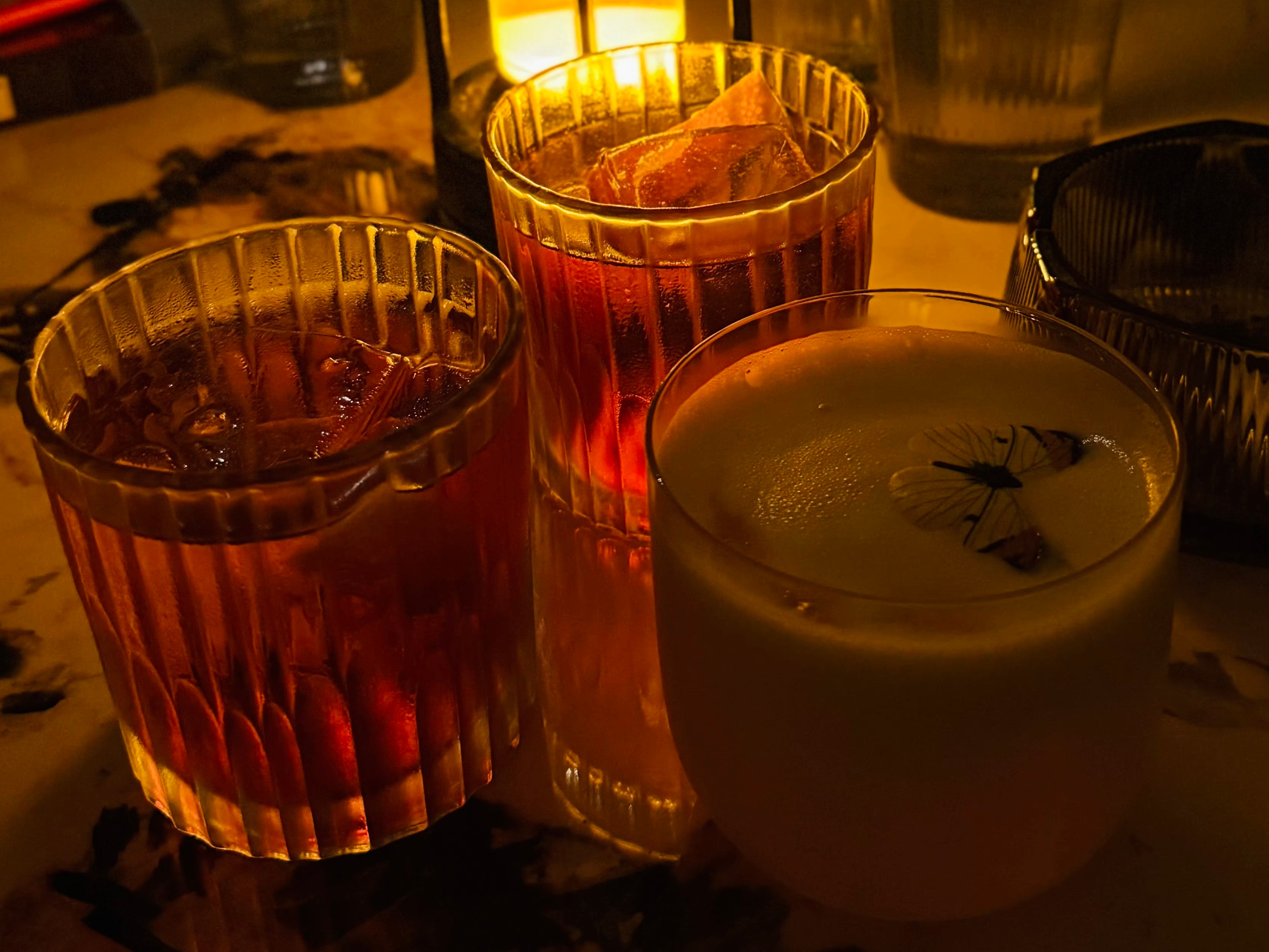走着走着又走到灯红酒绿的地方了 龙港