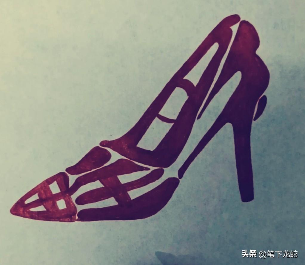 高跟鞋里藏一成语，能看出来的将高人一等