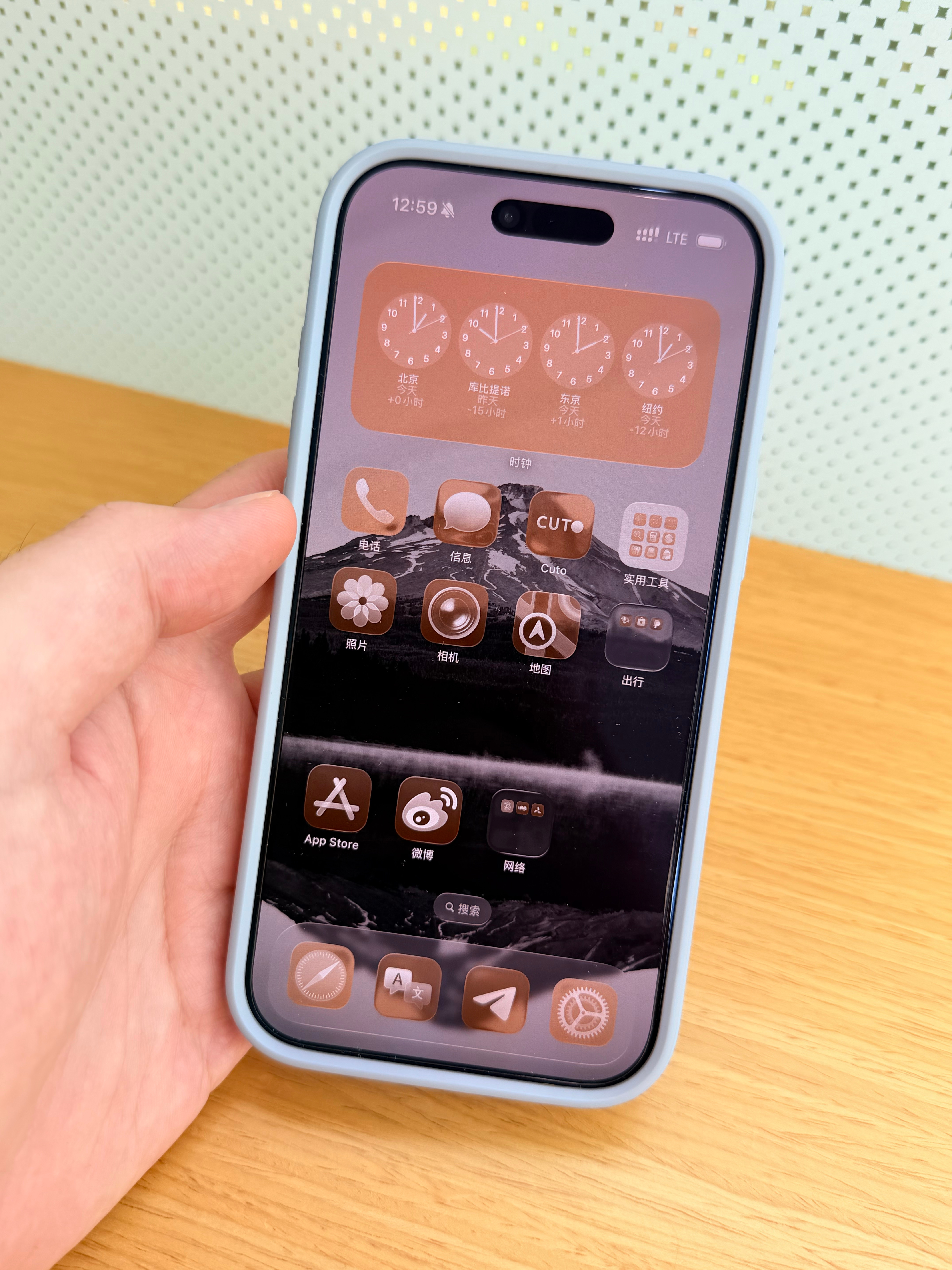 昨天从香港回来，现在在北京了，Air 里面已经录了两张卡，最后办了一个 3HK 