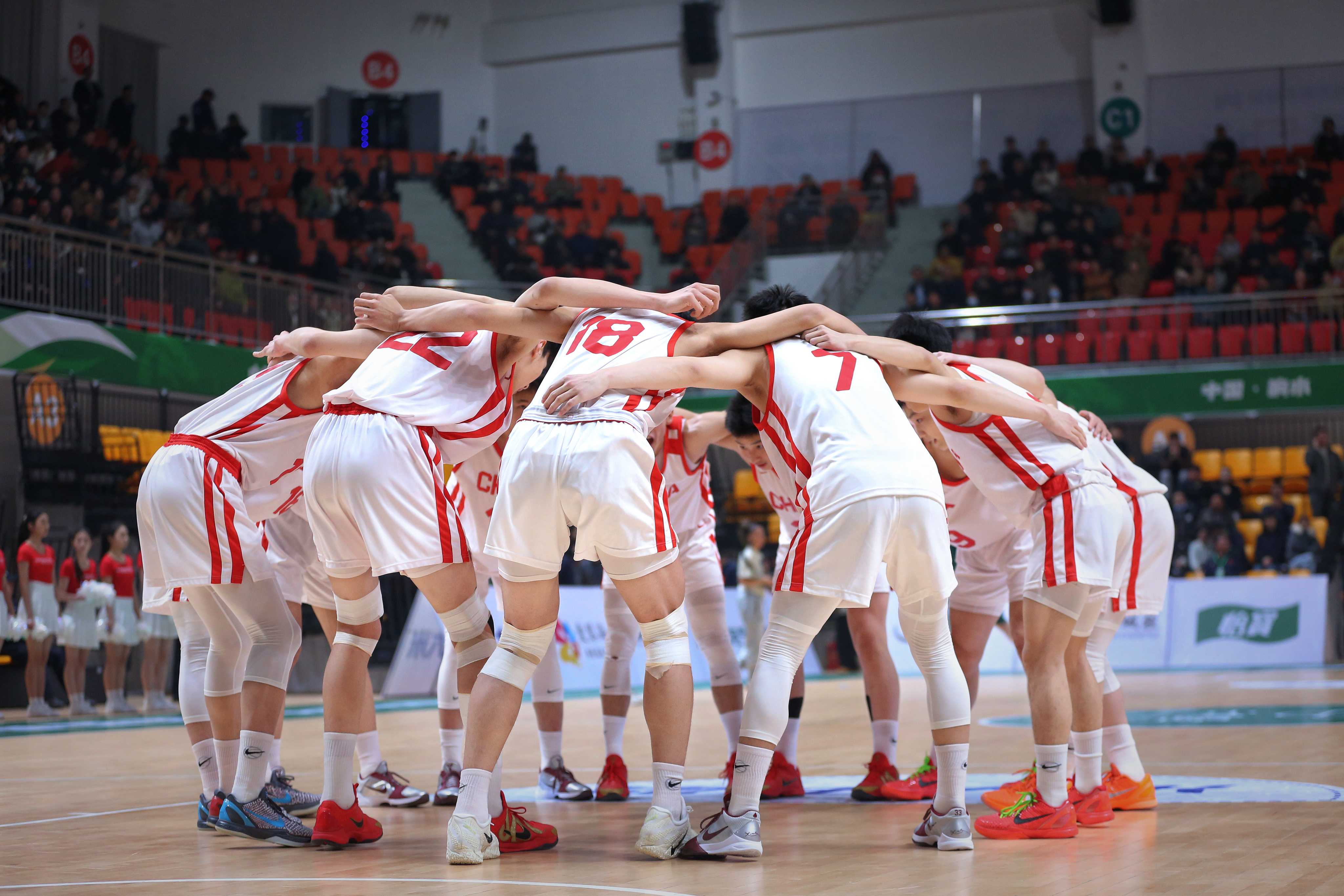 2026中国国青男篮热身赛（响水站）在江苏省盐城市响水县全民健身中心开幕，首日焦