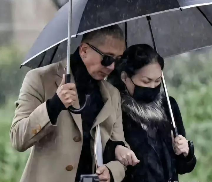 S妈做梦都没想到她的好女婿具俊晔将要争夺大S子女名下的遗产S妈曾要求具俊晔放弃继
