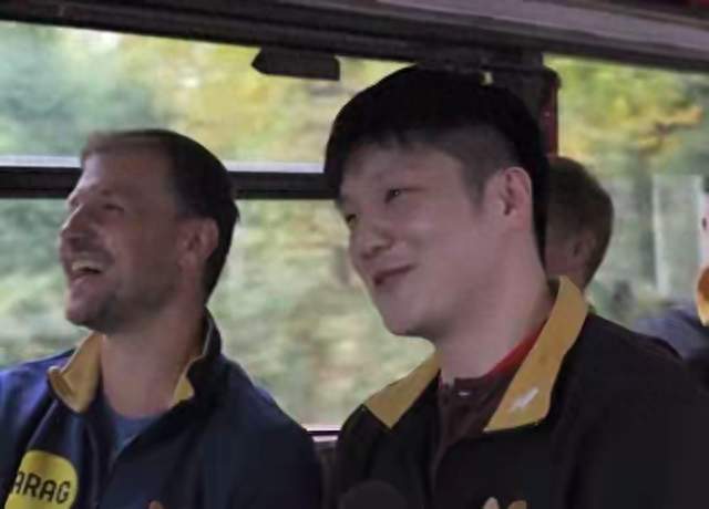 樊振东深情表白：希望球迷们会觉得，我是很好的人，一个好运动员