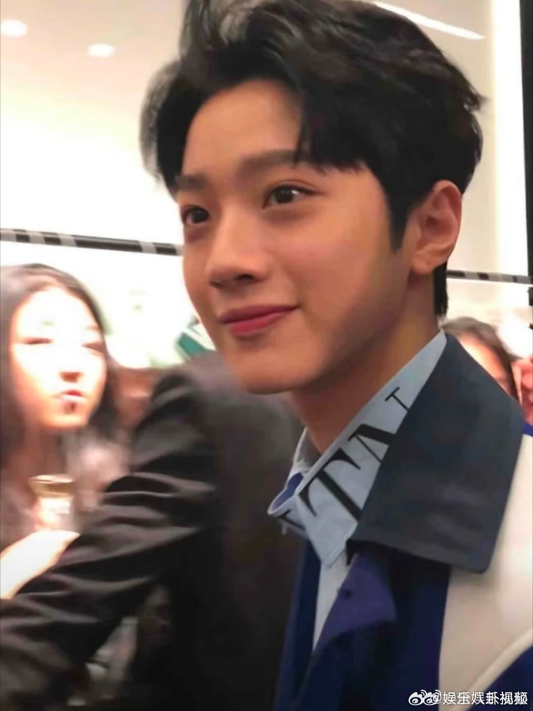 周也前男友是赖冠霖周也只谈帅哥 谁还没看这个瓜！！周也前任是赖冠霖，美女真的只谈