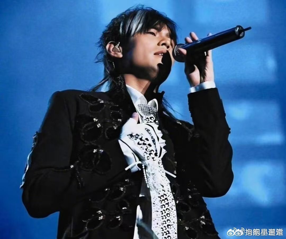 周杰伦杭州演唱会排面周杰伦杭州演唱会热度拉满，全城解锁周同学打卡点位，湖滨、奥体