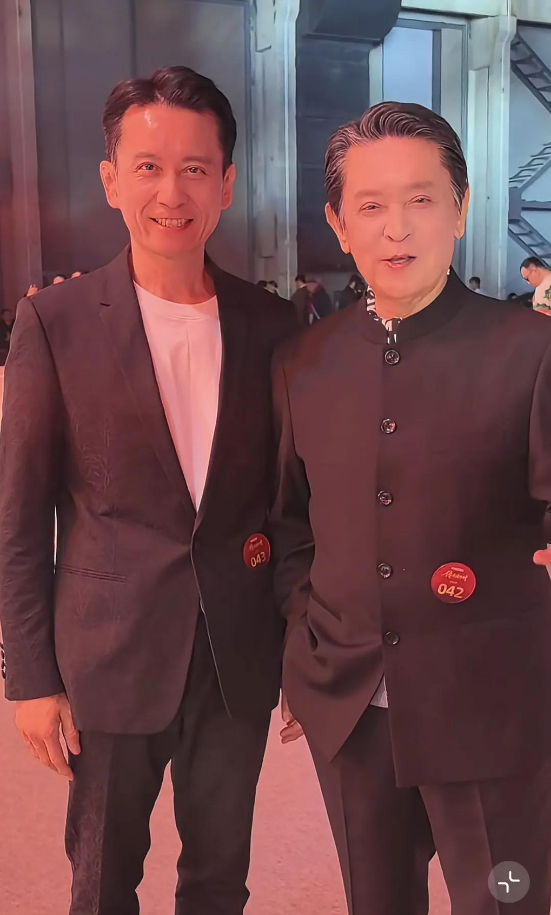 原来他们是亲父子！长得还真有几分相似
近日，资深演员姬晨牧在个人社交账号上，大方