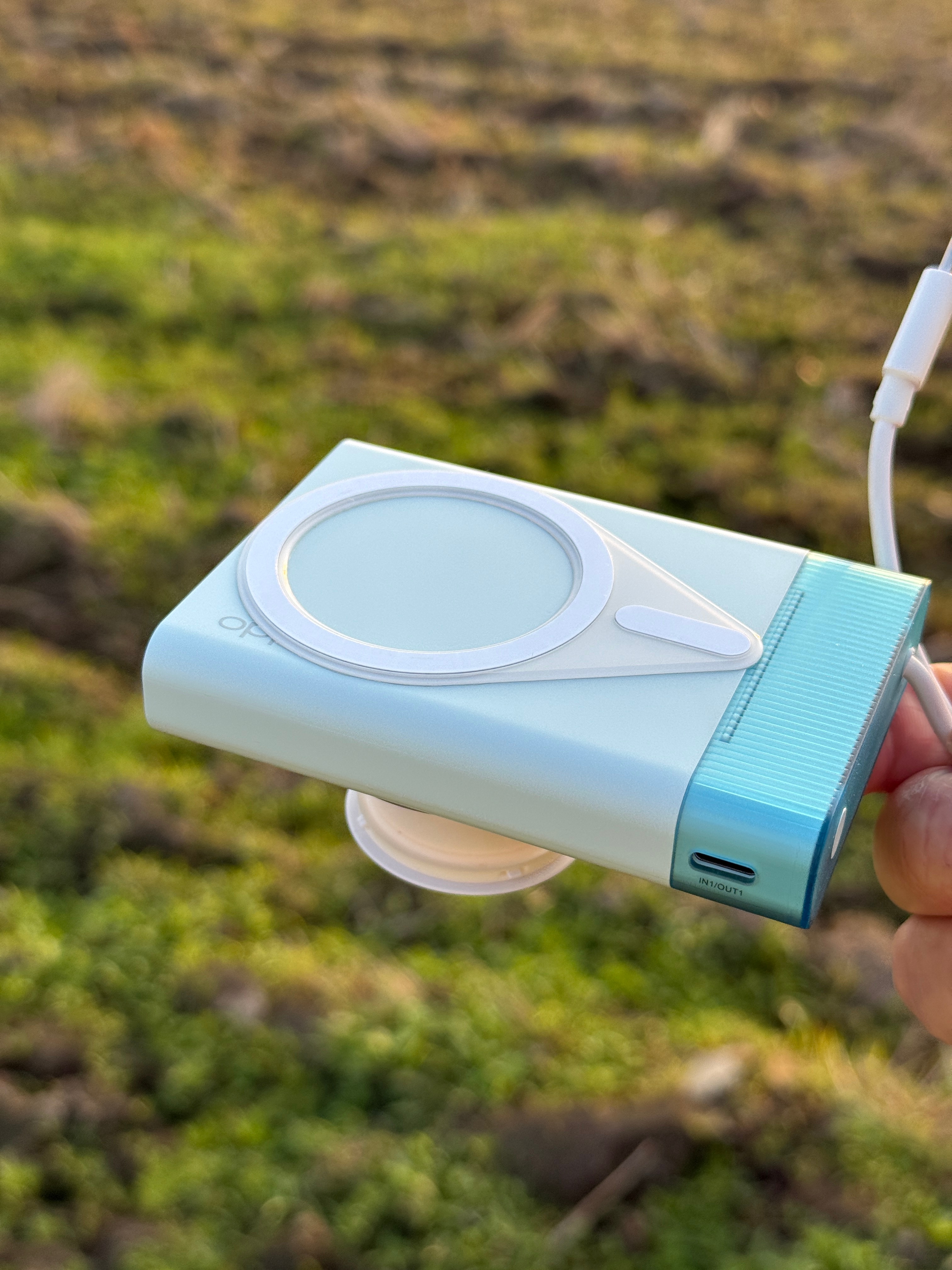 水滴磁吸补丁发射端，干嘛用的？用途就是给非磁吸的设备贴上实现 MagSafe 磁