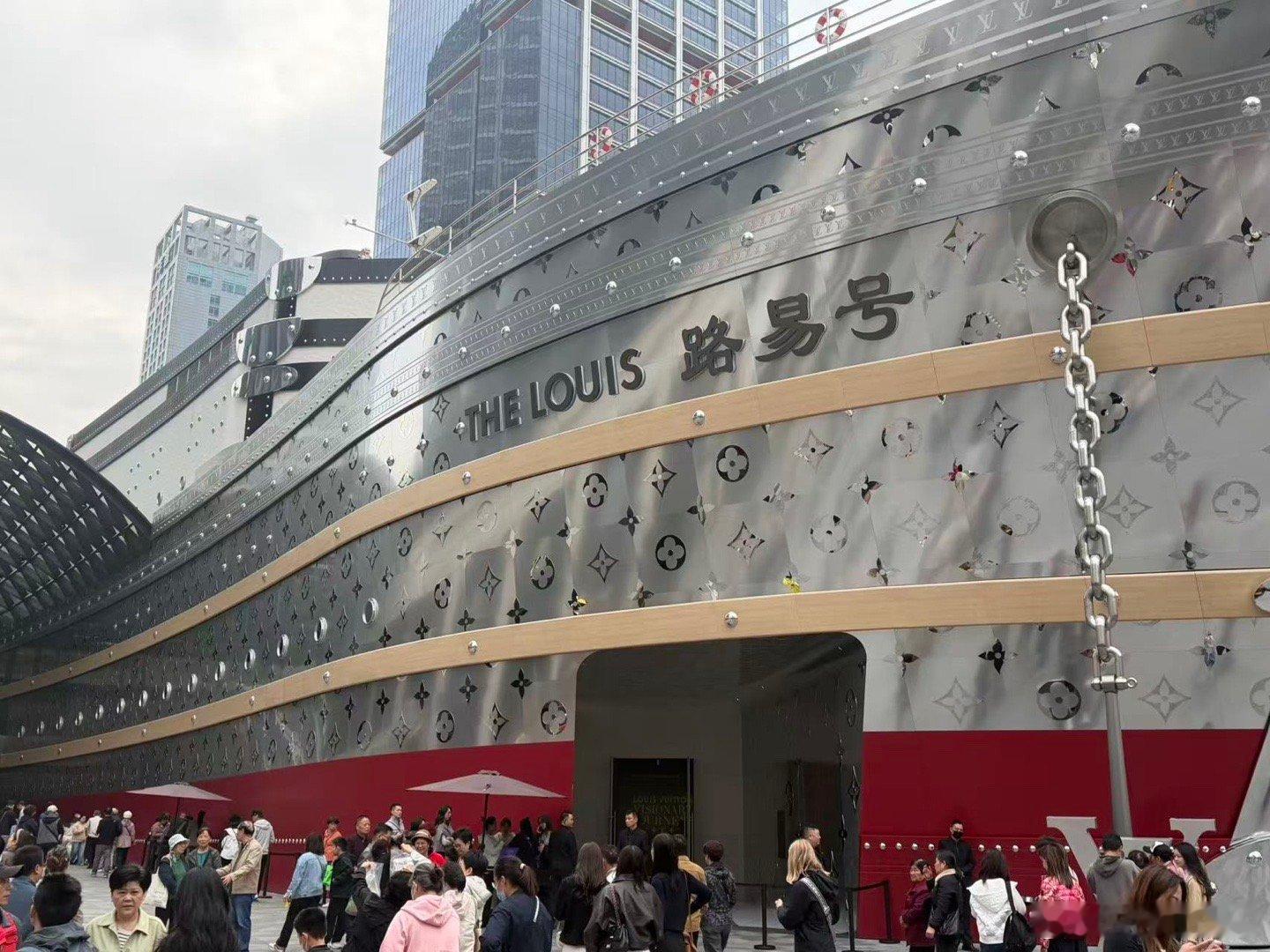 昨天4000点的呼声还很高。今天大家又都不说话了。 ​​​