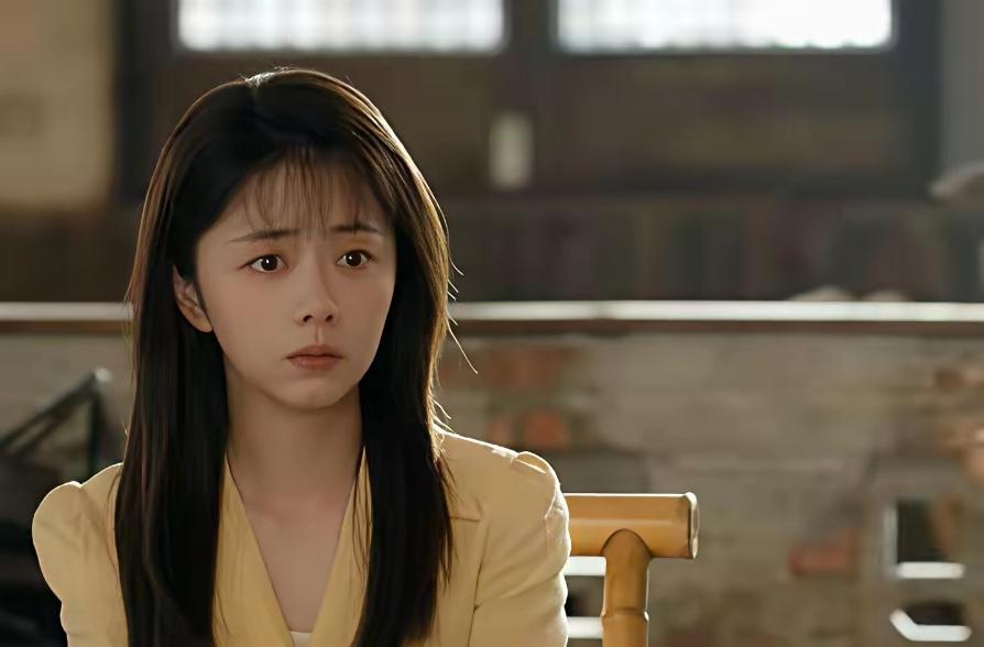 追剧《我的山与海》 方婉之在学校召开的检讨会上，公开拿出录音磁带，这种行为不可取