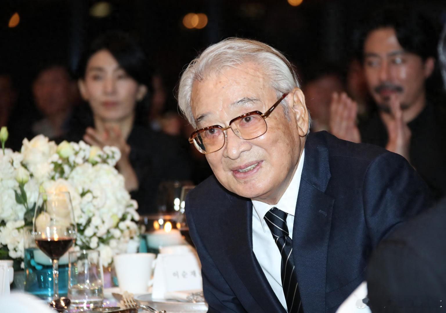 韩国元老级演员李顺载于当地时间25日去世，终年91岁，他曾获中国金鸡百花电影节中