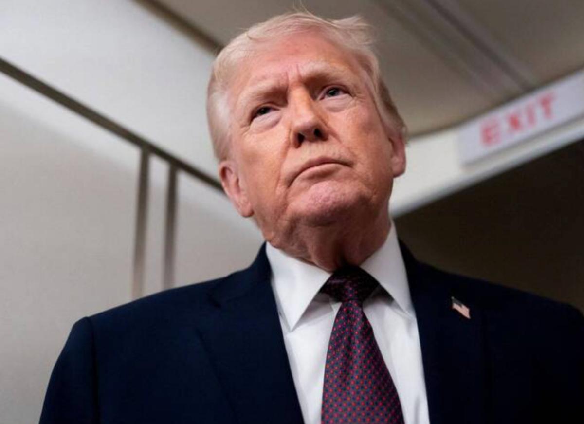 【特朗普召开战情会议，中东没航母照打伊朗】

随着伊朗示威死亡人数的不断飙涨，华