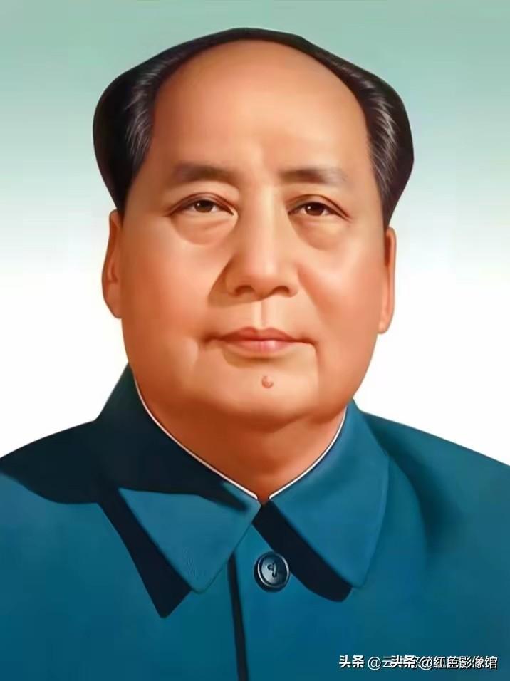 开国大典上，毛主席洪亮高呼“人民万岁”，这声振彻寰宇的呐喊，掀开了中华民族人民当