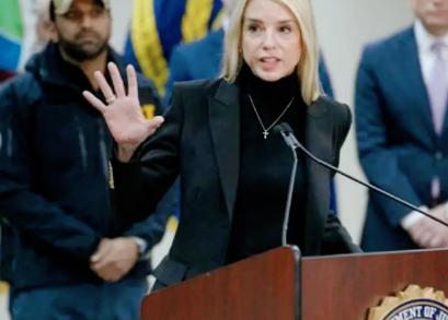 美国这边已经不太平了，纽约时报一篇报道直接把这些怕死的美国官员都扒出来了。
 