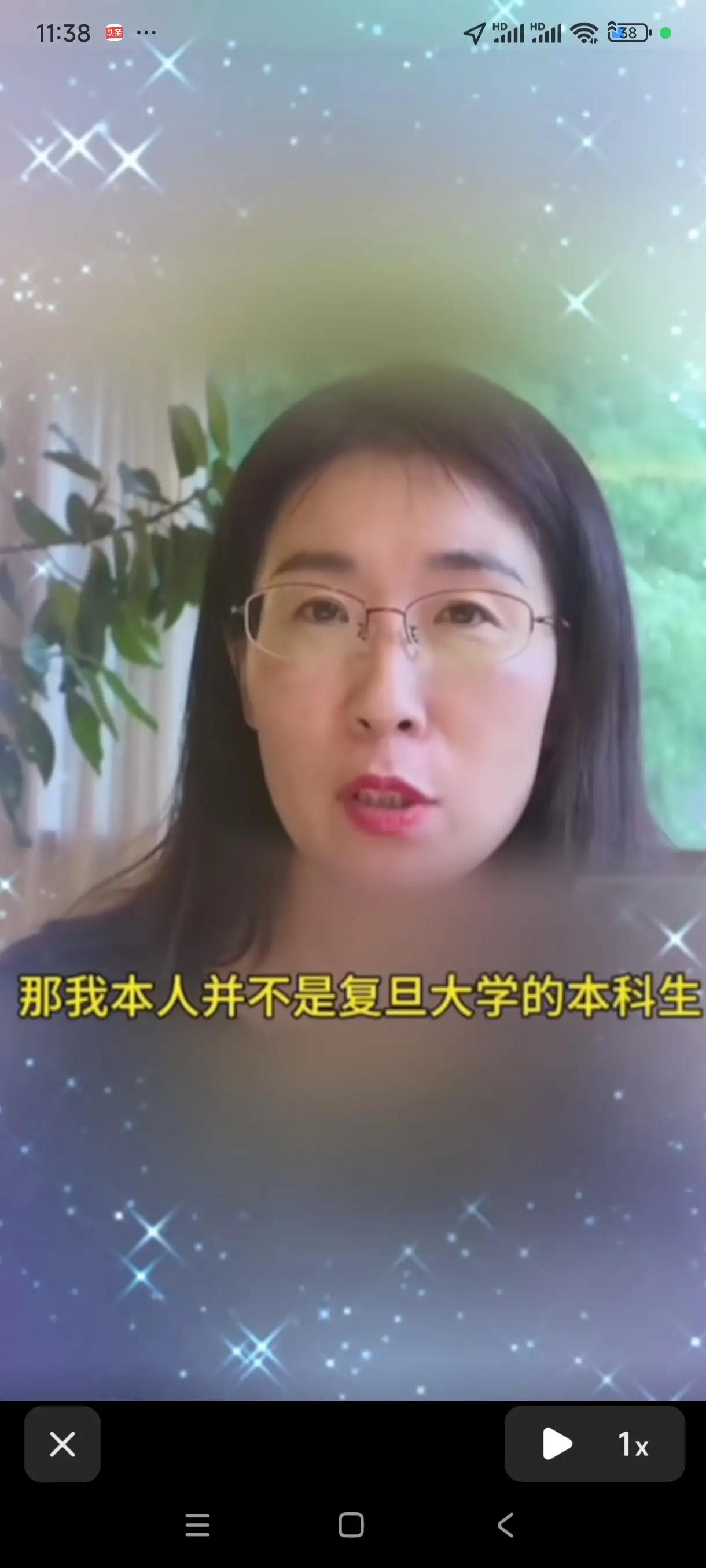 “纸包不住火了呗”。朱女士胆子着实太大了，撒的谎离谱至极，还任由这谎言肆意传播了