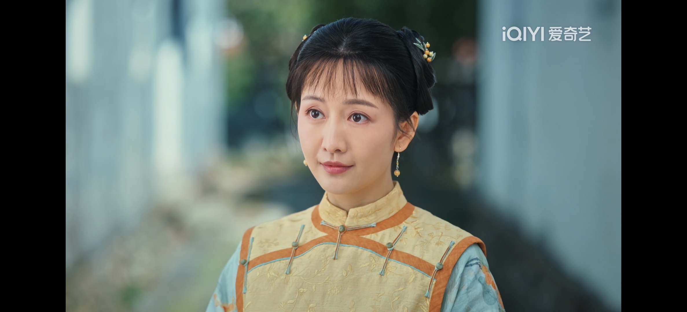 违和感太重王鸥这个角色出场22岁左右，其实可以不用少女装扮的。 
