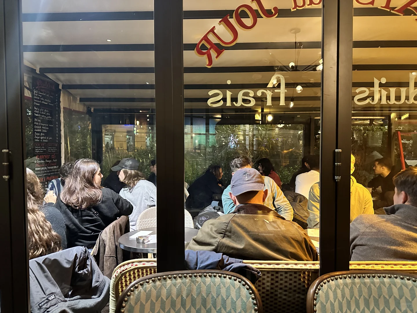 昨晚11点多睡觉，凌晨4点干活到现在~~