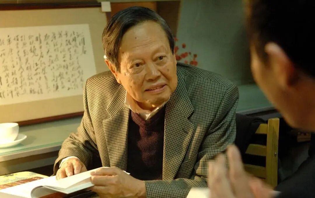 杨振宁的科技遗产

“我一生最重要的贡献是帮助改变了中国人自己觉得不如人的心理作