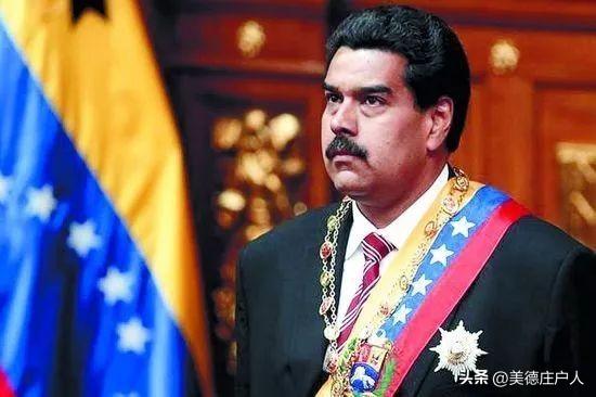 绝境求生马杜罗狱中妥协！
委内瑞拉总统马杜罗夫妇，在美国纽约监狱被关42天后突然