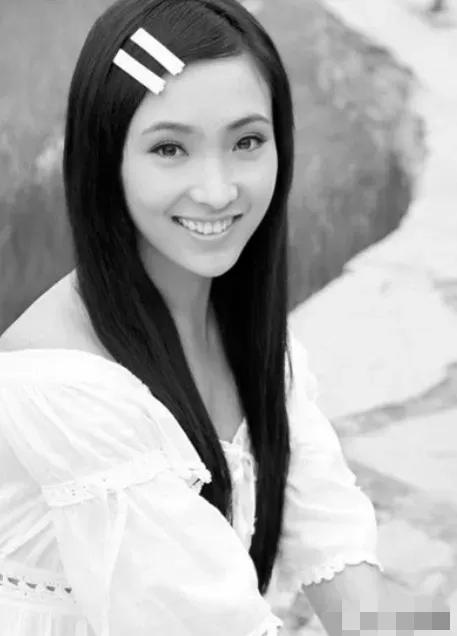 2012年，女演员白静被老公连捅3刀身亡，老公最后也自杀了，临死前，丈夫痛哭：“