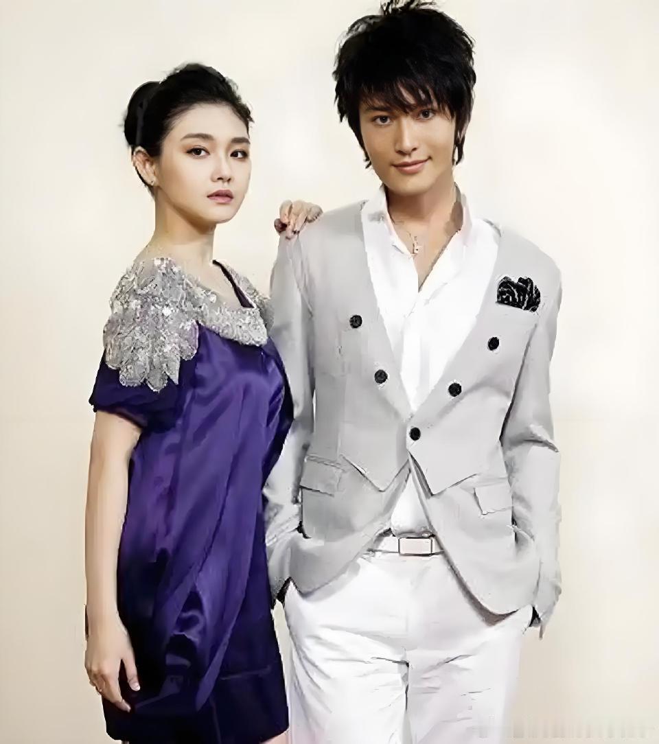 黄晓明悼念大S [泪][泪][泪]真的太突然了，本来还不敢相信 