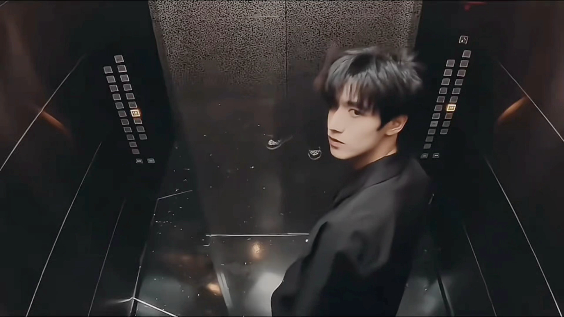 无限流里的白切黑反派～