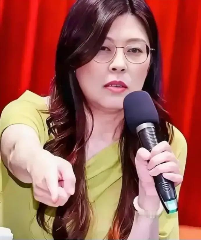 有关郑丽文向日本灾民捐款一事，无论从哪个角度讲，高兴的是高市早苗及日本现政府，然