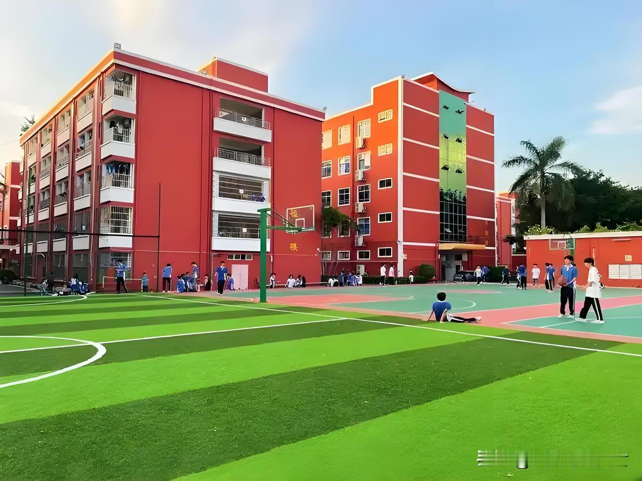 未来两年
东方大国将建设1.8万所特色鲜明的学校
这1.8万所学校
将成为五类学