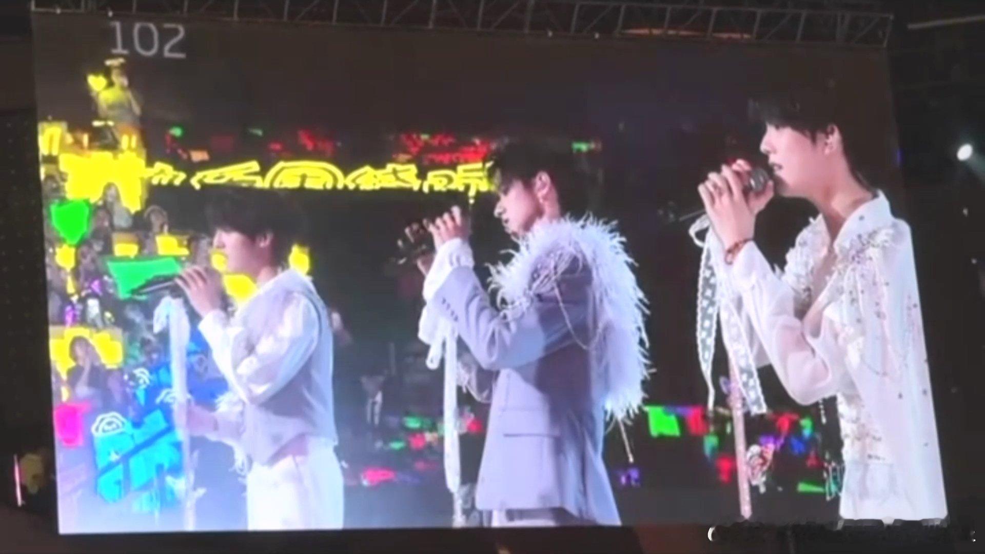 朱志鑫张泽禹苏新皓遗失的心跳舞台朱志鑫、张泽禹、苏新皓 《遗失的心跳》舞台三人的