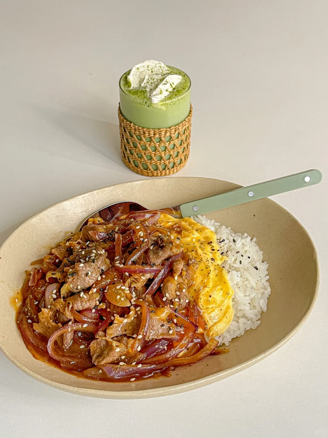好吃哭了🥹滑蛋洋葱肥牛拌饭巨香🍛费米饭🍚