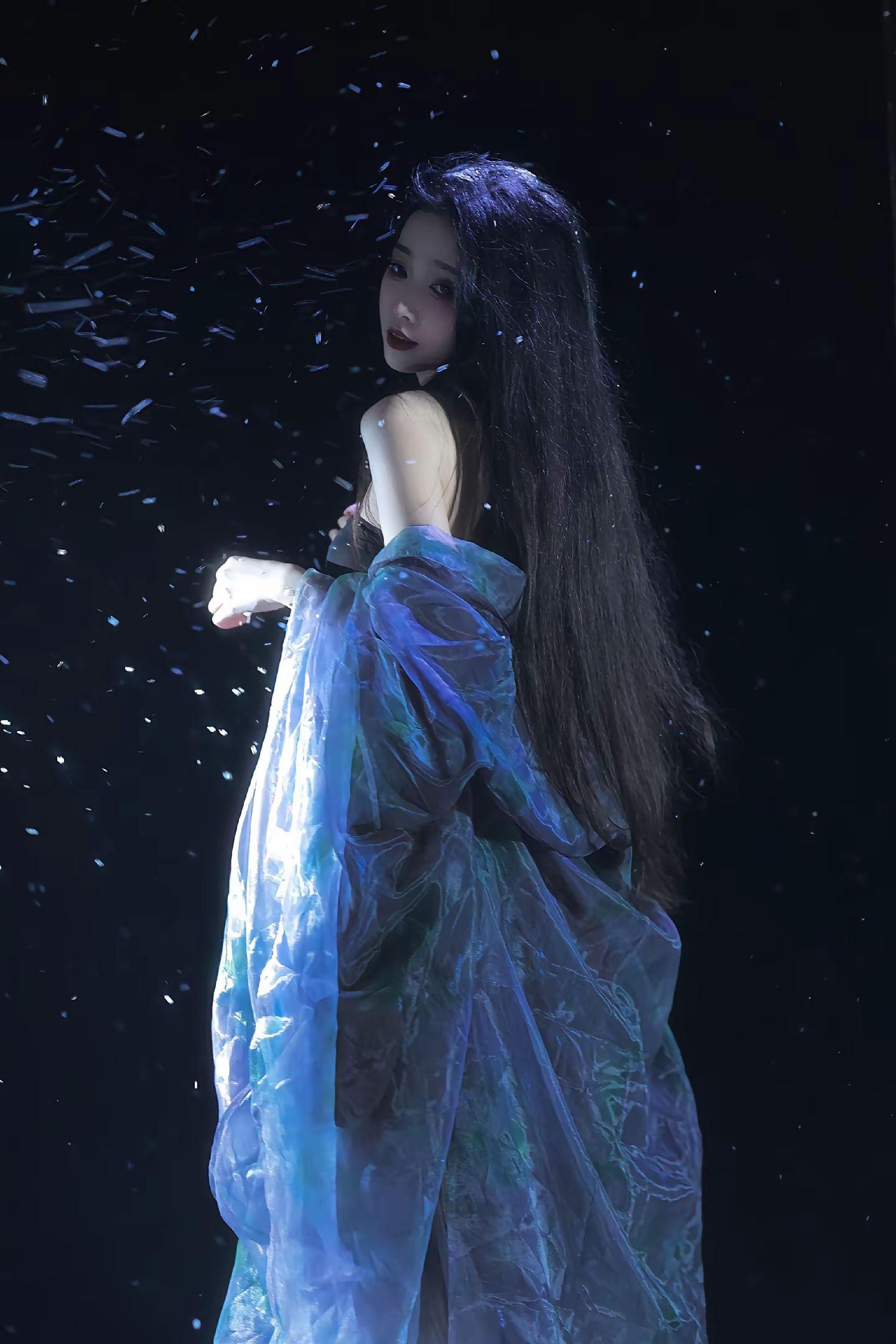 “妖又怎么了？你不照样被迷的五迷三道。”