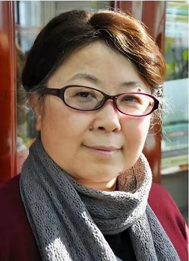 精日分子知多少？这群数典忘祖的败类，个个丑态百出所谓“精日”，说白了就是跪舔日本